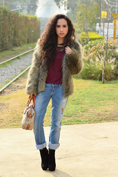 light brown faux fur H&M coat - black ankle boots GoJane boots