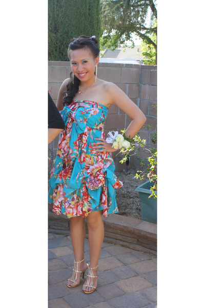 Windsor Prom Dresses on Downtown La Dress Gold Amuse Earrings Gold Windsor Shoes Gold Vi 400