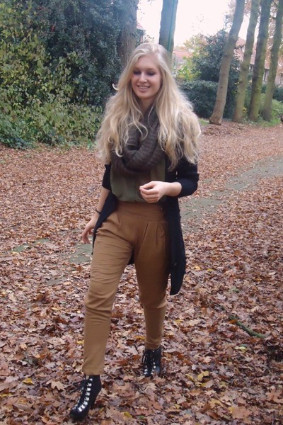 H&M shoes - Bershka pants - H&M cardigan - H&M blouse - H&M scarf