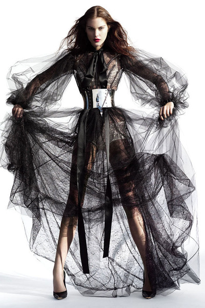 black dress - black heels - silver belt